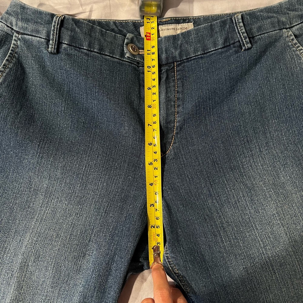 Chico’s women’s jeans platinum denim flare leg. Size 8R (Chico’s 1R). - Picture 4 of 5